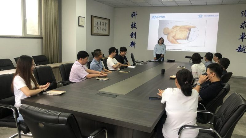师资背景是判断会计培训老师口碑排名的关键因素之一。以下是一些具体的考量点：