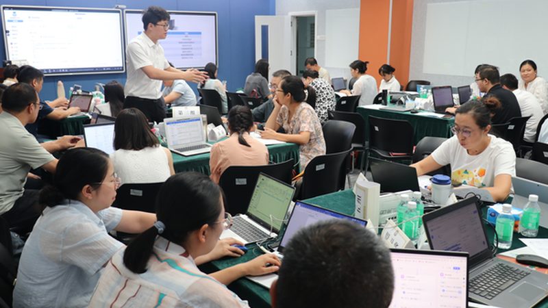 全日制焊工培训与周末班：哪种更适合你的时间安排？**